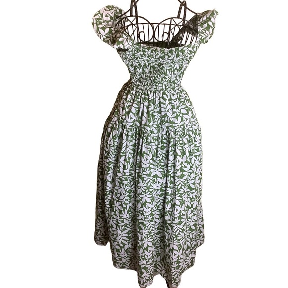 ⸻
🌿 Abercrombie & Fitch Green Leaf Print Petite MIDI Dress - XS 🌿 - Picture 4 of 16